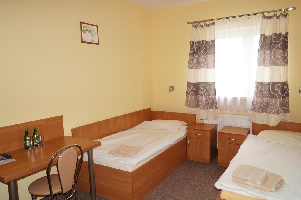 Hotel-Restauracja-Bar Rudka Ostrowiec Świętokrzyski Exteriér fotografie