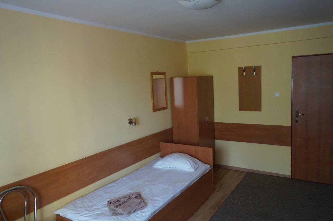 Hotel-Restauracja-Bar Rudka Ostrowiec Świętokrzyski Exteriér fotografie
